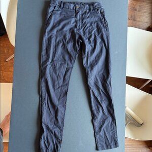 NWOT Men’s Lululemon Commission Classic-Fit Pant 30”W/32”L in True Navy